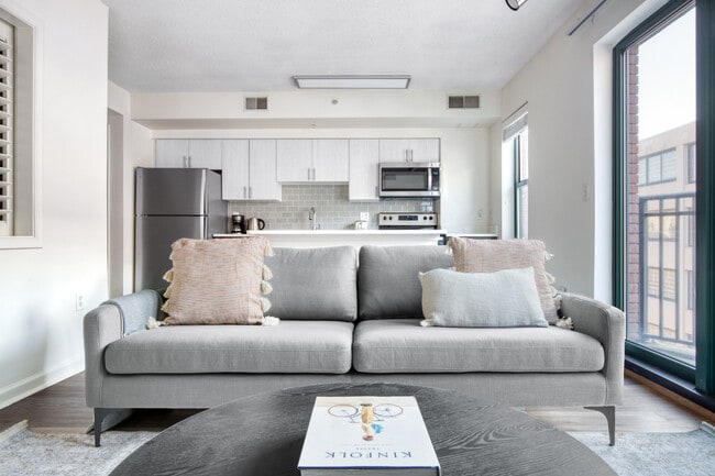 Photo - 1301 M St NW Unidad FL8-ID1219