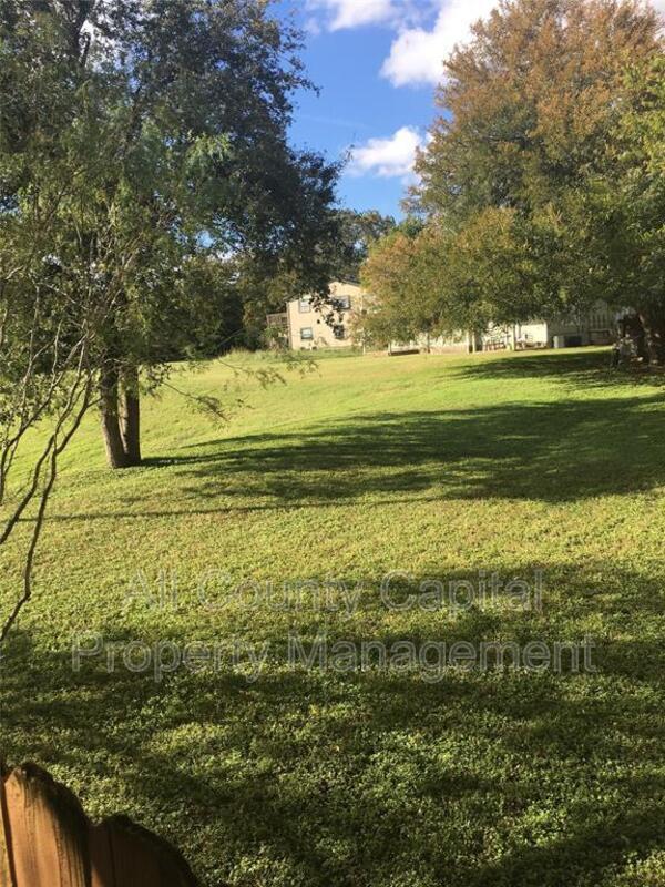 Photo - 9804 Roxanna Dr