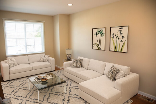 Photo - 2680 Beverly Ave