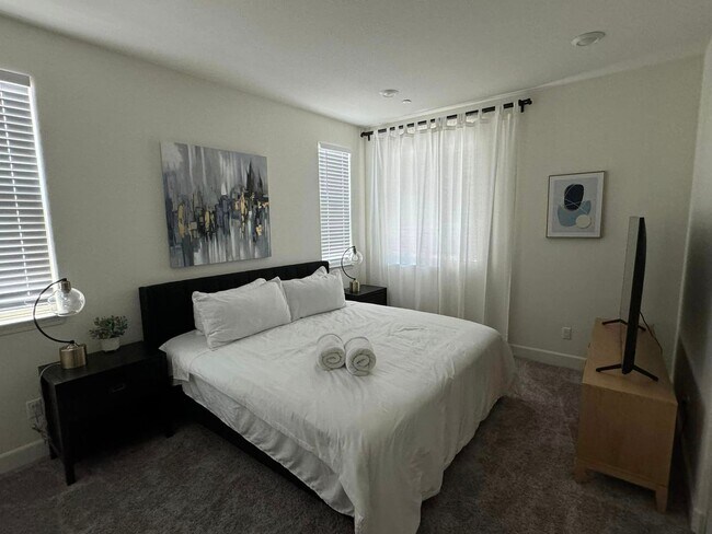 Photo - 6041 Oberlander Dr Unit 6041 Main House
