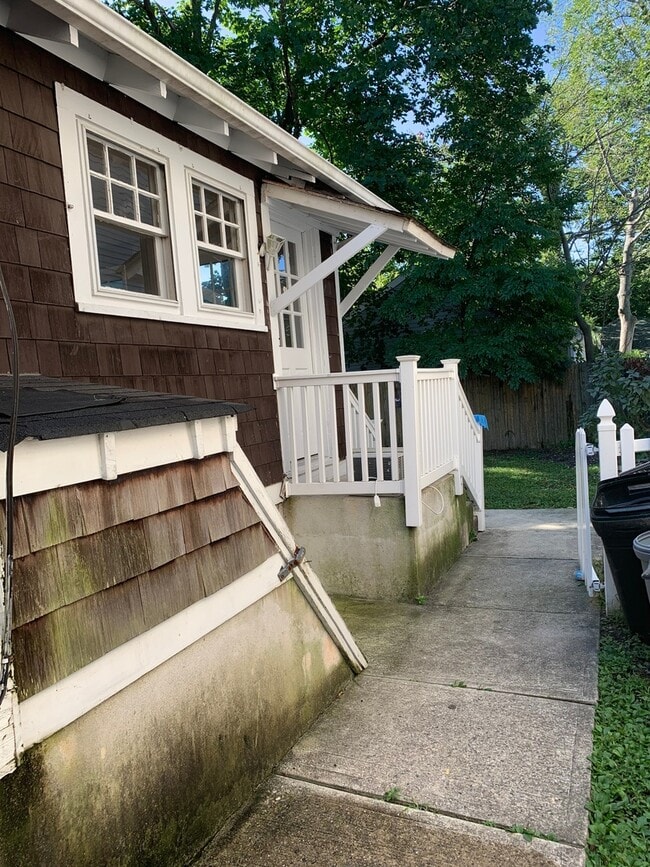 Building Photo - 706 New Jersey Ave Unit 706 New Jersey Ave,  2 Rental