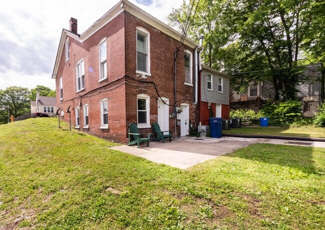 Photo - 719 Caroline St