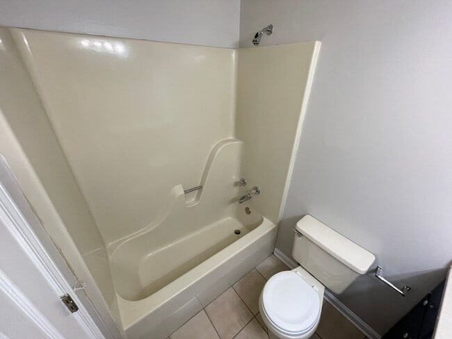 Photo - 1004 Creekside Pl