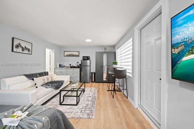 Photo - 213 Columbus Pkwy Unit 2