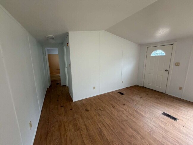 Photo - 214 Tallie Ct