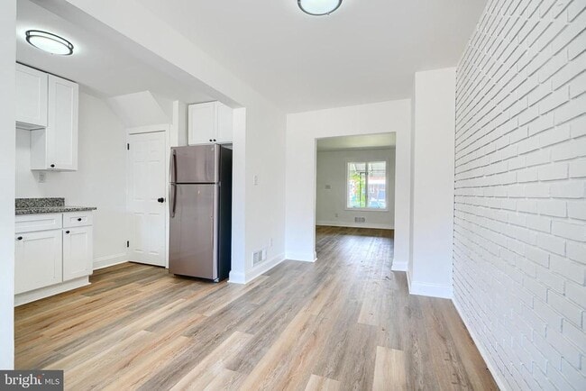 Photo - 2204 Redthorn Rd