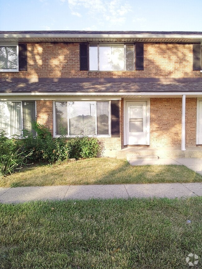 Building Photo - 21 Indianwood Blvd Rental