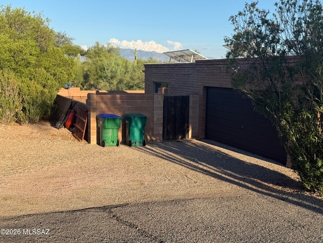 3800 N Tanuri Dr
