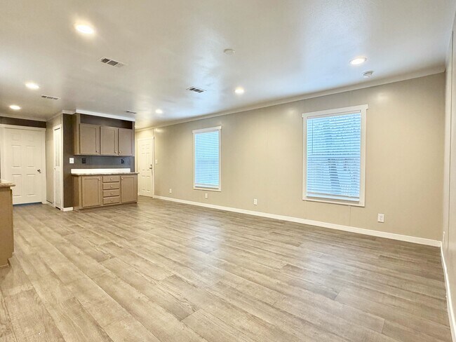 Photo - 109 Janice St