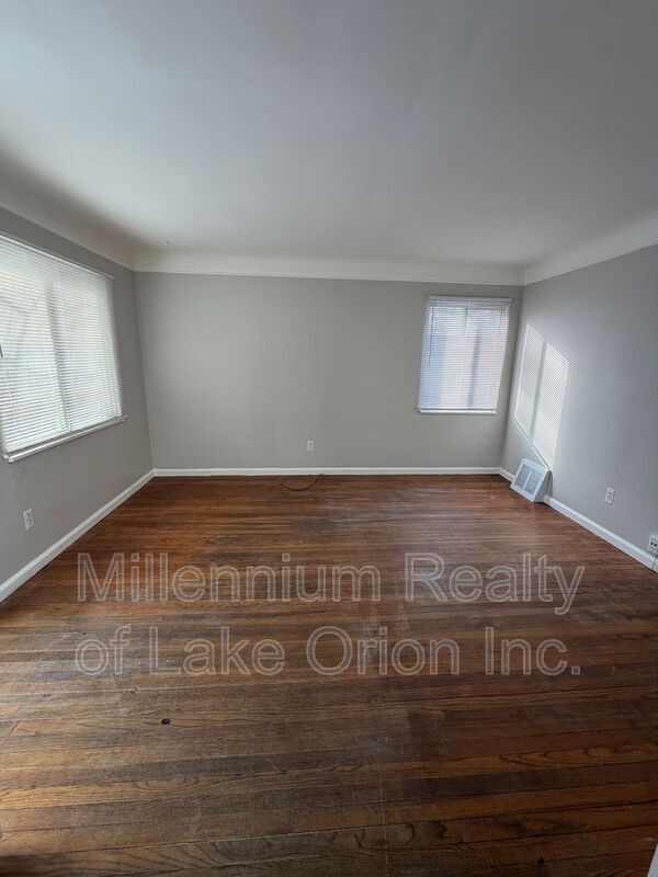 Photo - 635 3rd Ave