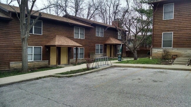 Photo - 2 Bedroom, 1.5 bath Townhouse: Cedar Grove... Unit 734 West 17th Street