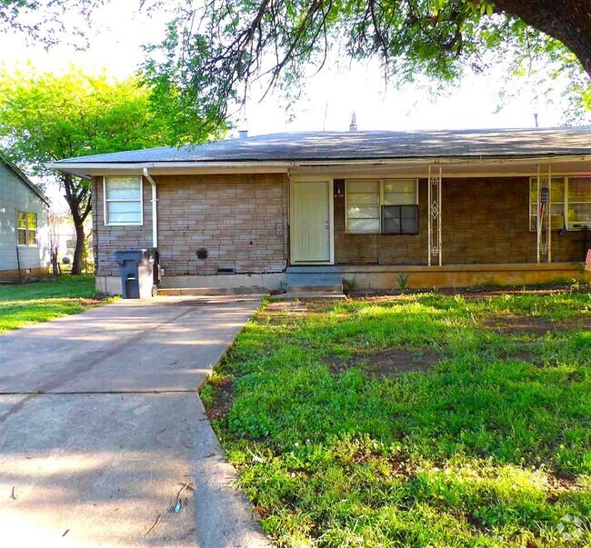 Building Photo - 1809 NW Andrews Ave Rental