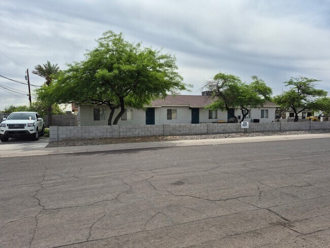 Photo - 2504 E Mobile Ln Unidad Duplicate of 2