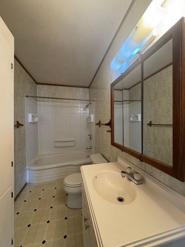 Photo - 407 N Lincoln St