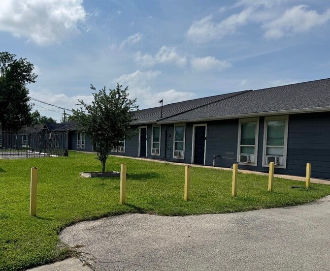 Building Photo - 3802 Dabney St Unit 1