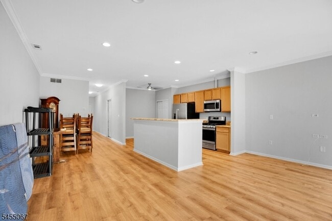 8 Allister Ct