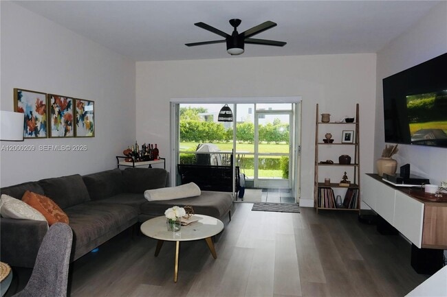 Photo - 16755 Hemingway Dr