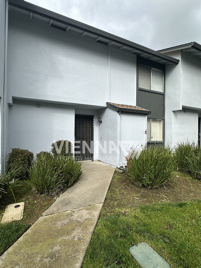 Photo - 5066 Greenberry Dr