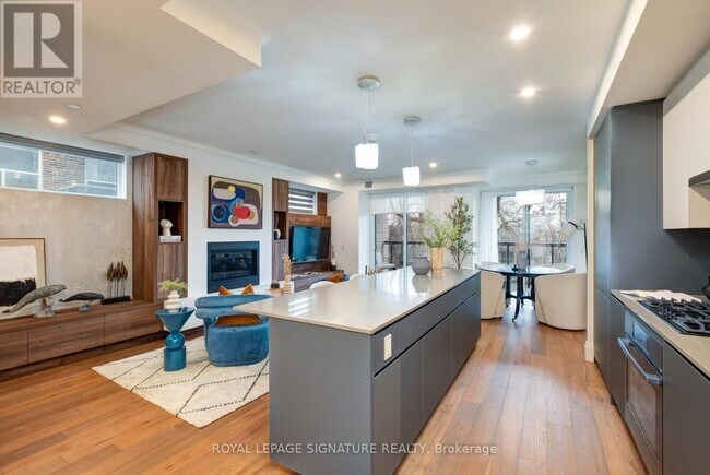Photo - 285 Avenue Rd Unit 303