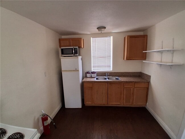 Photo - 413 W Van Buren Ave Unit 8
