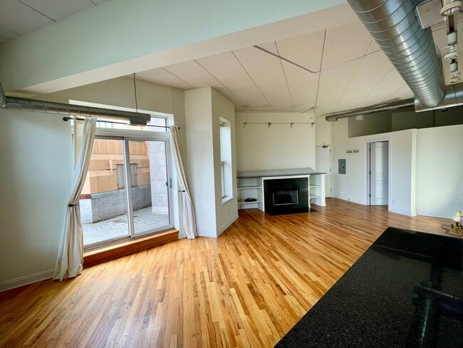 Photo - 1645 W School St Unit 307