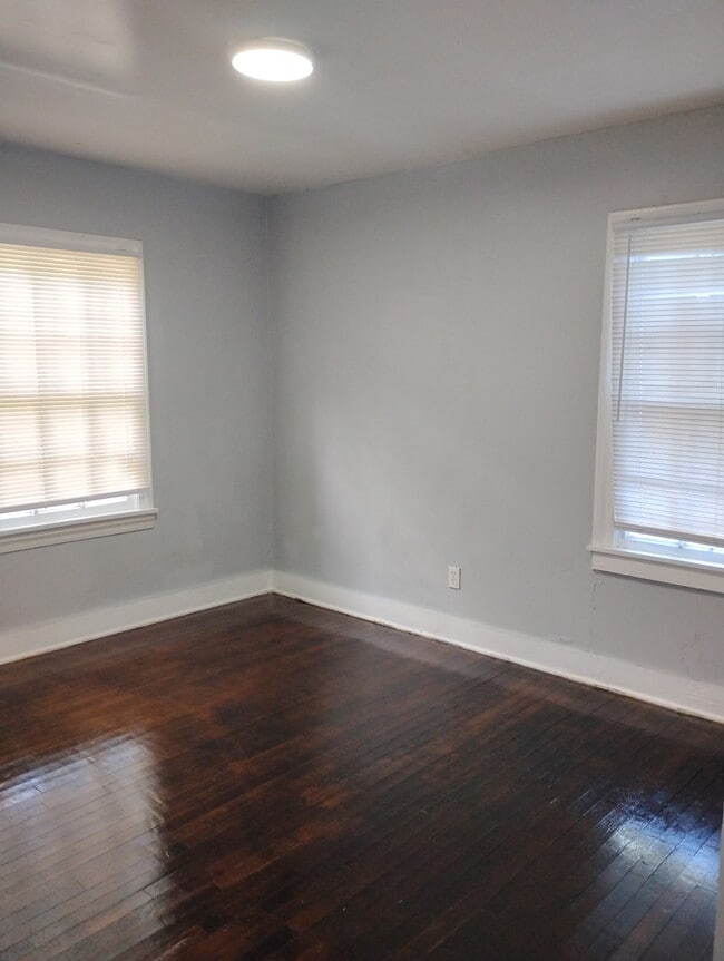 Photo - 1706 Louise St