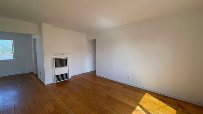 Photo - 1910-1910 42nd Ave Unit 1910 42nd Ave