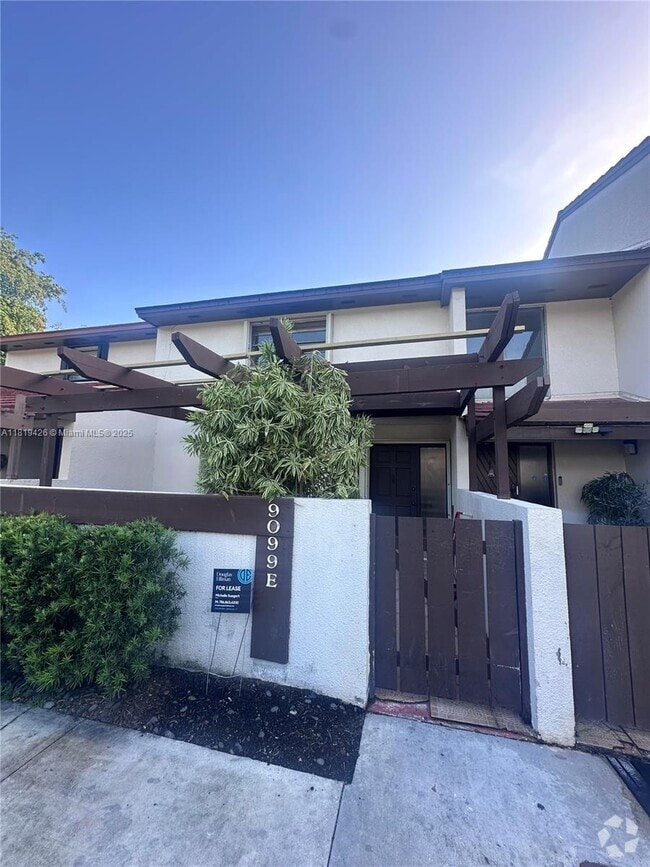 Building Photo - 9099 SW 133rd Ct Rental