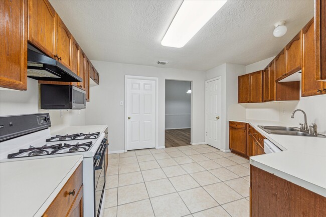 Photo - 6114 Fox Wind Ct