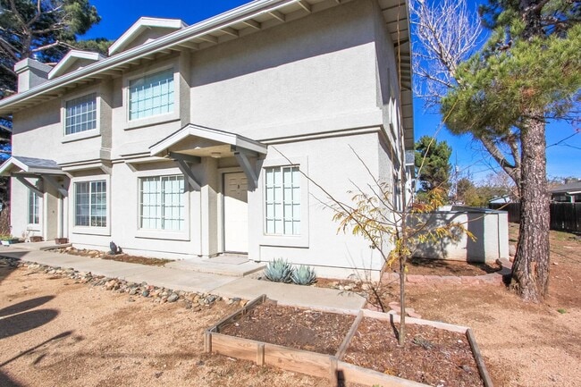 Photo - 3249 N Hedgewood Dr Unit #B