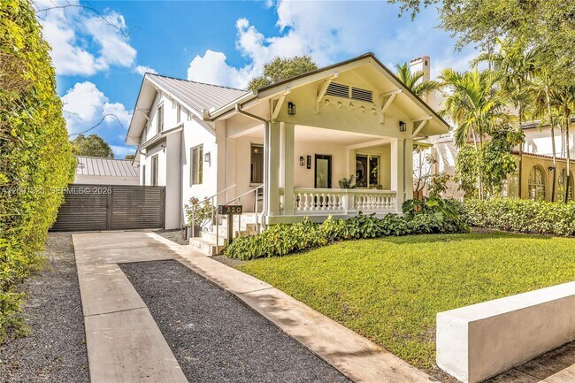 Photo - 320 NE 88th St