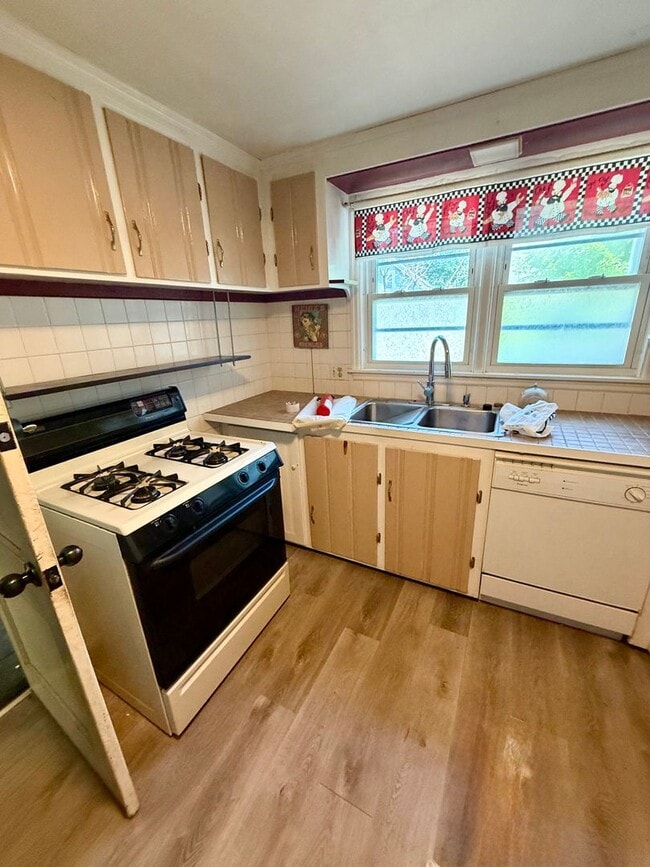 Photo - 60-62 Hastings Street Unit 60 (1FL)