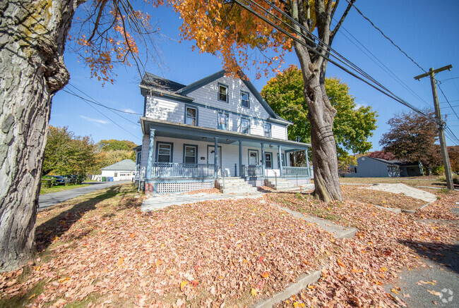 Building Photo - 32-34-34 Linnell St Rental