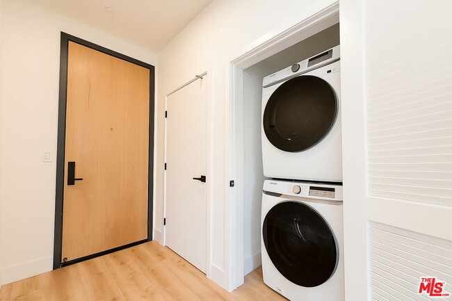 Photo - 5813 Lexington Ave Unit 201