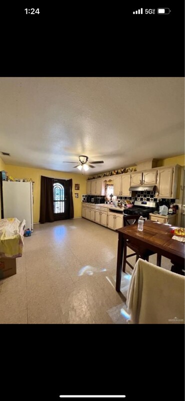 Photo - 7107 Sylvia Handy St