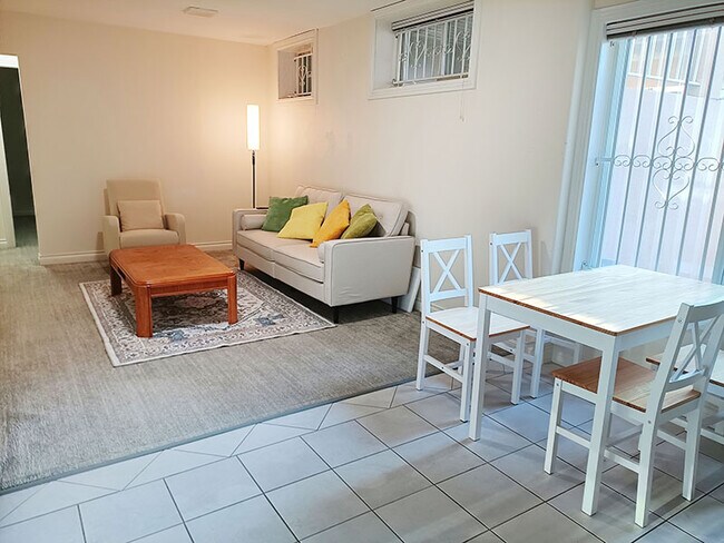 Photo - 7337 Jubilee Av