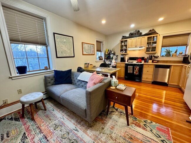 Photo - 24 Grovenor Rd Unit 3