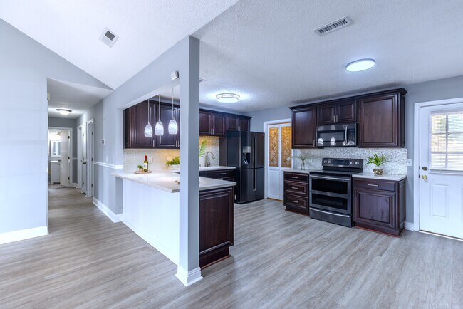 Photo - 203 Monroe Ave