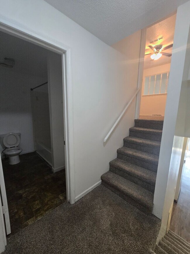 Photo - 2305 Southridge Dr Unit D
