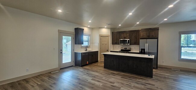 Photo - 654 N 3511 E