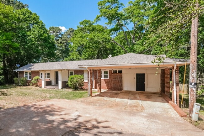 Photo - 731 Parker St