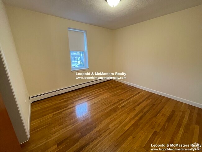 Building Photo - 144 North Beacon St Rental