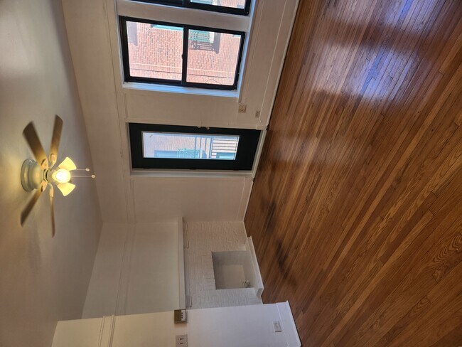 Building Photo - 3944 N Fremont St Unit 2 Rental