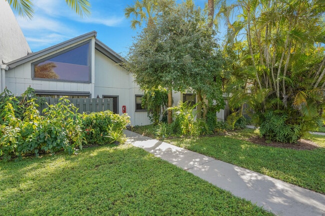 Photo - 100 Sparrow Dr