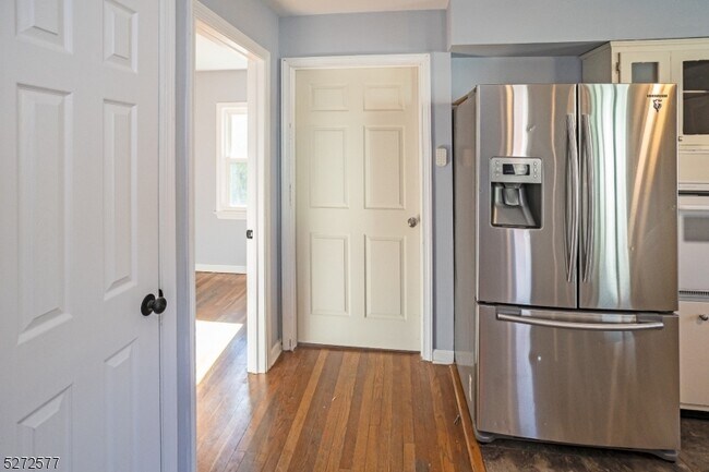 Photo - 529 Grand Ave