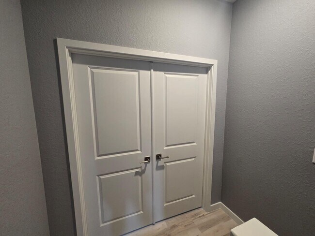 Photo - 140 Bandol St