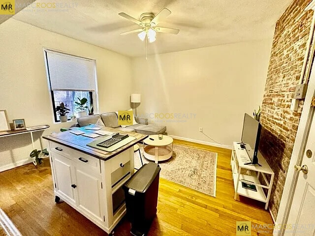 Photo - 348 North St