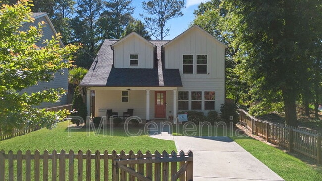 Building Photo - 1120 Wedgewood Dr NW