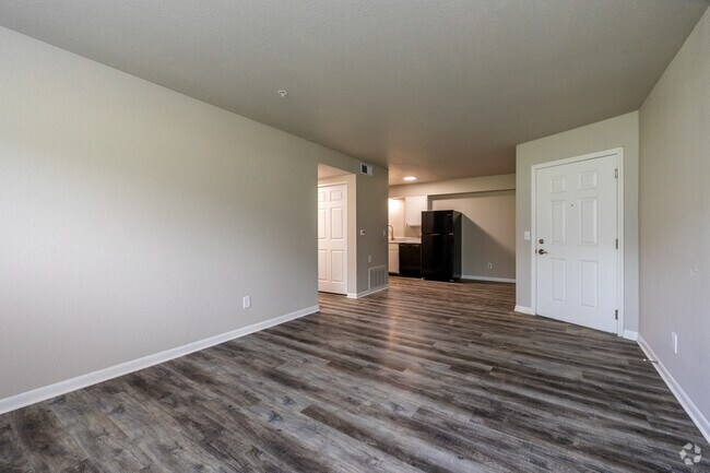3BR, 2BA - 1,000SF - Living Room