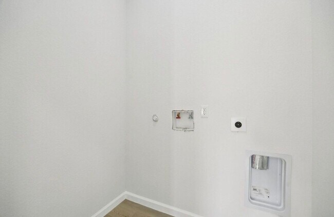 Photo - 422 New Hampshire St